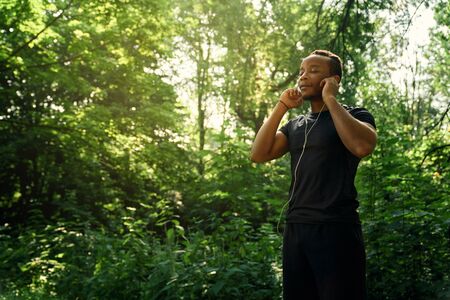 Run For Longer With These 3 Mindful Running Lessons